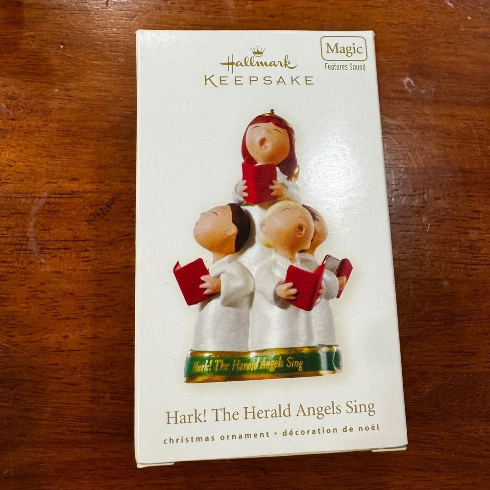 Hallmark Keepsake 2008 Hark! The Herald Angels Sing‎ Magic Musical Ornament
